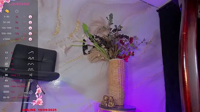 Snapshot of Karla-Ebony chatting on 09/19/25, 01:48 Karla-Ebony online show from 09/19/25, 01:48
