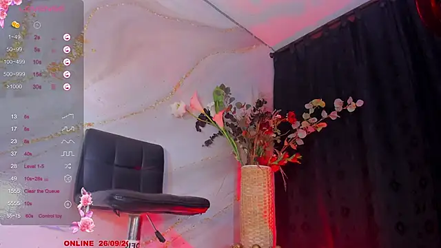 Snapshot of Karla-Ebony chatting on 09/26/25, 01:18 Karla-Ebony online show from 09/26/25, 01:18