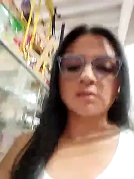 Snapshot of Linda_Lars chatting on 10/18/25, 02:13 Linda Lars online show from 10/18/25, 02:13