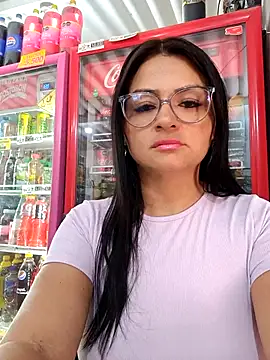 Snapshot of Linda_Lars chatting on 10/21/25, 02:27 Linda Lars online show from 10/21/25, 02:27