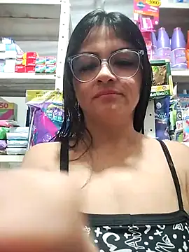 Snapshot of Linda_Lars chatting on 11/25/25, 03:29 Linda Lars online show from 11/25/25, 03:29