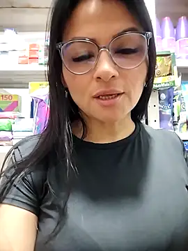 Snapshot of Linda_Lars chatting on 11/24/25, 03:06 Linda Lars online show from 11/24/25, 03:06