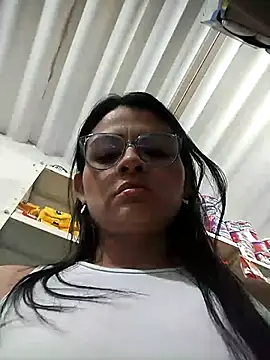 Snapshot of Linda_Lars chatting on 11/26/25, 02:55 Linda Lars online show from 11/26/25, 02:55