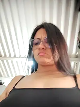 Snapshot of Linda_Lars chatting on 10/23/25, 03:10 Linda Lars online show from 10/23/25, 03:10