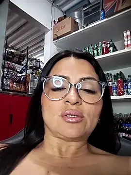 Snapshot of Linda_Lars chatting on 10/29/25, 02:32 Linda Lars online show from 10/29/25, 02:32