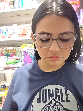 Snapshot of Linda_Lars chatting on 11/27/25, 03:40 Linda Lars online show from 11/27/25, 03:40