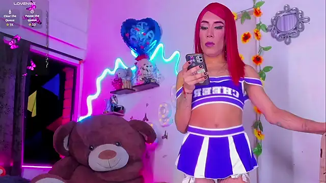 daniela bigcock22 online show from 11/28/25, 04:01