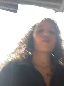 Snapshot of MarieLeon chatting on 12/15/25, 08:14 MarieLeon online show from 12/15/25, 08:14