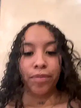 Snapshot of MarieLeon chatting on 10/05/25, 09:16 MarieLeon online show from 10/05/25, 09:16