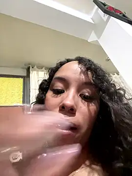 MarieLeon online show from 01/11/26, 10:38