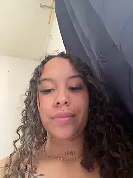 Snapshot of MarieLeon chatting on 10/03/25, 09:49 MarieLeon online show from 10/03/25, 09:49