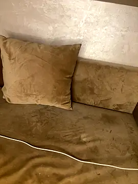 RachaCharmouta online show from 11/21/25, 09:36