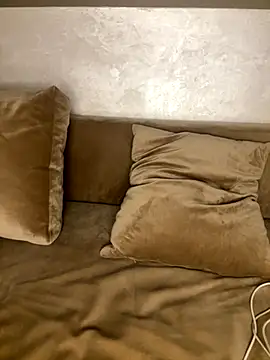 RachaCharmouta online show from 10/17/25, 12:51