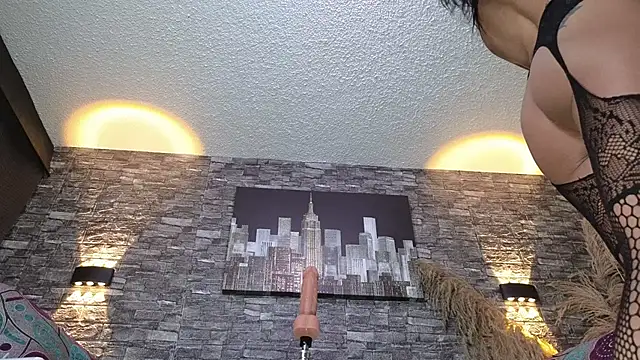 anellejones online show from 10/24/25, 04:00