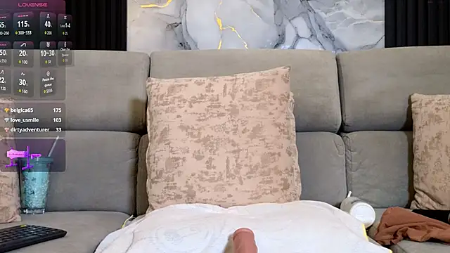 anellejones online show from 12/16/25, 03:22