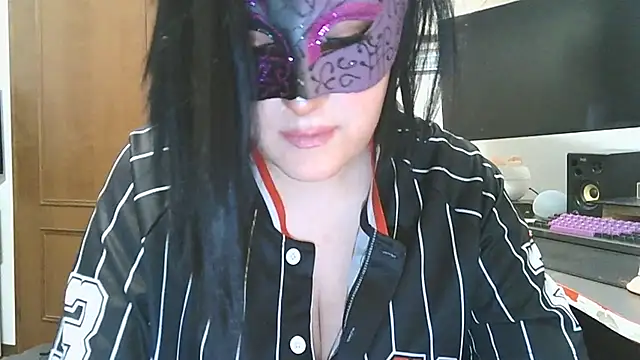 Snapshot of LaDamaNeraa chatting on 09/29/25, 01:28 LaDamaNeraa online show from 09/29/25, 01:28