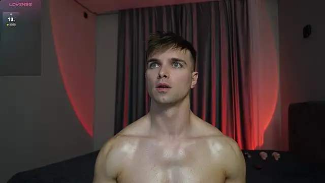 Snapshot of Nik_Sharp chatting on 01/10/26, 04:13 Nik Sharp online show from 01/10/26, 04:13