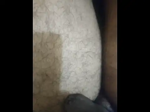 Snapshot of boy_BeardGallery chatting on 10/31/25, 06:26 boy BeardGallery online show from 10/31/25, 06:26