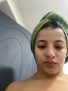 Snapshot of Arilw chatting on 02/12/25, 03:27 Arilw online show from 02/12/25, 03:27