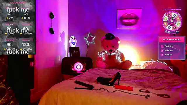 Stripgirl31 online show from 02/11/25, 09:35