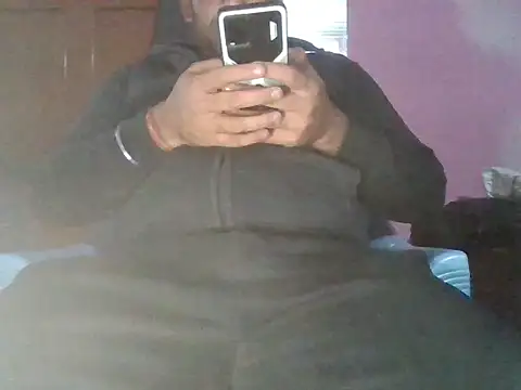 boyplay1000 online show from 12/15/25, 04:35