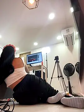 ariel jonees online show from 12/02/25, 05:14