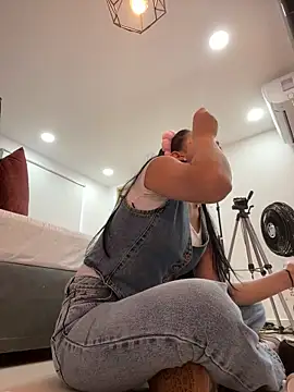 ariel jonees online show from 11/19/25, 04:18