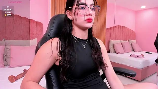 Snapshot of ariel_jonees chatting on 03/15/25, 06:21 ariel jonees online show from 03/15/25, 06:21