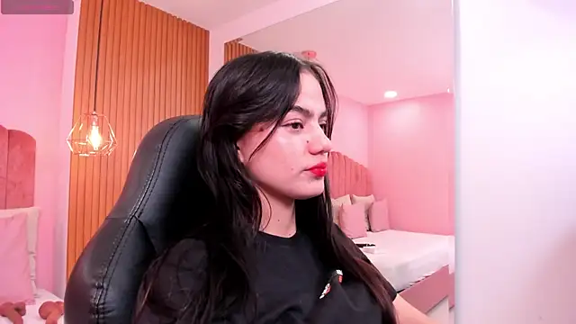 Snapshot of ariel_jonees chatting on 03/11/25, 04:40 ariel jonees online show from 03/11/25, 04:40