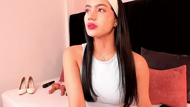 Snapshot of ariel_jonees chatting on 09/30/25, 04:57 ariel jonees online show from 09/30/25, 04:57