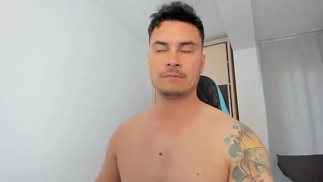 Snapshot of MatMalonne chatting on 05/15/26, 02:15 MatMalonne online show from 05/15/26, 02:15