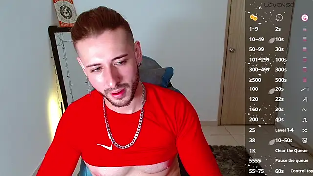 Snapshot of Ares_blue chatting on 02/10/25, 12:39 Ares blue online show from 02/10/25, 12:39
