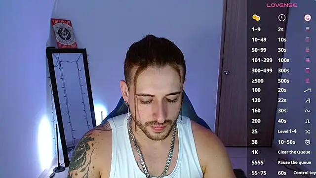 Snapshot of Ares_blue chatting on 02/20/25, 10:48 Ares blue online show from 02/20/25, 10:48