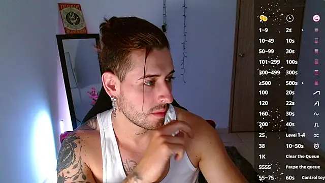 Snapshot of Ares_blue chatting on 01/24/25, 11:37 Ares blue online show from 01/24/25, 11:37