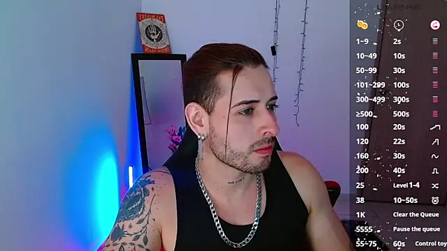 Snapshot of Ares_blue chatting on 01/25/25, 12:05 Ares blue online show from 01/25/25, 12:05