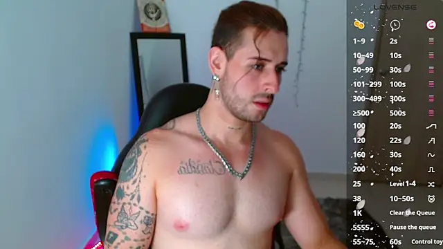 Snapshot of Ares_blue chatting on 01/25/25, 03:09 Ares blue online show from 01/25/25, 03:09