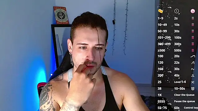 Snapshot of Ares_blue chatting on 01/29/25, 11:41 Ares blue online show from 01/29/25, 11:41