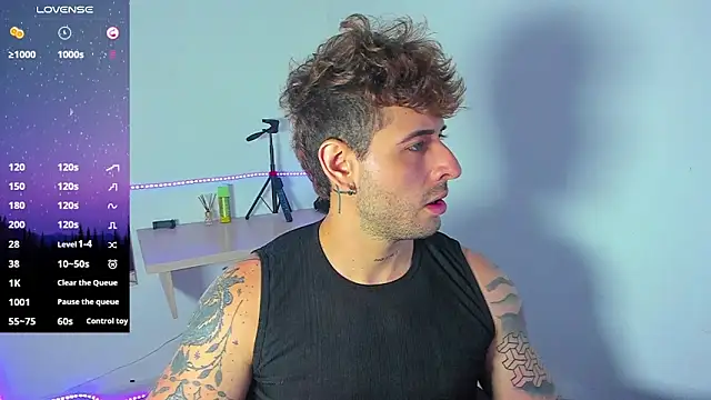 Ares blue online show from 10/31/25, 01:19