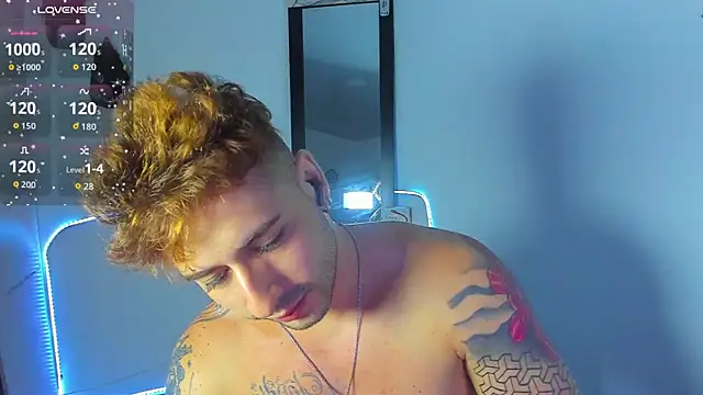 Snapshot of Ares_blue chatting on 10/07/25, 10:05 Ares blue online show from 10/07/25, 10:05