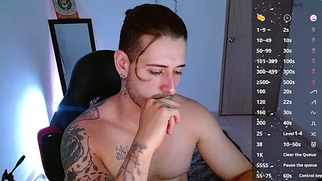 Snapshot of Ares_blue chatting on 01/23/25, 11:15 Ares blue online show from 01/23/25, 11:15