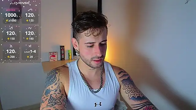Snapshot of Ares_blue chatting on 09/15/25, 12:05 Ares blue online show from 09/15/25, 12:05