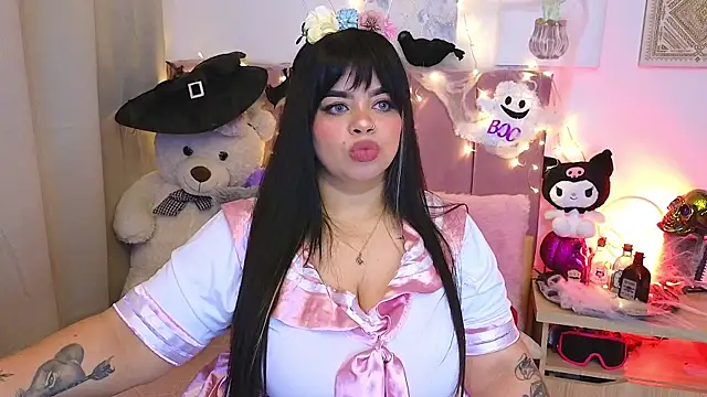 MiahJoness online show from 10/23/25, 02:43