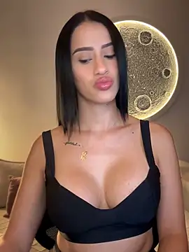 SarahhSmitth1 online show from 02/05/26, 12:06