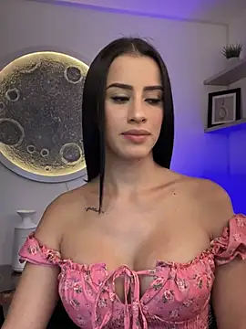 Snapshot of SarahhSmitth1 chatting on 02/24/25, 10:14 SarahhSmitth1 online show from 02/24/25, 10:14
