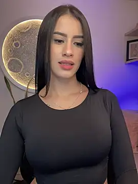 Snapshot of SarahhSmitth1 chatting on 03/13/25, 10:43 SarahhSmitth1 online show from 03/13/25, 10:43