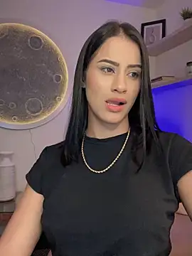 Snapshot of SarahhSmitth1 chatting on 02/01/25, 02:26 SarahhSmitth1 online show from 02/01/25, 02:26