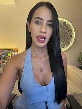 Snapshot of SarahhSmitth1 chatting on 07/15/26, 11:23 SarahhSmitth1 online show from 07/15/26, 11:23