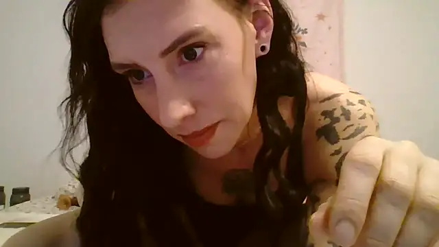 Snapshot of averietheangel chatting on 01/04/25, 06:40 averietheangel online show from 01/04/25, 06:40