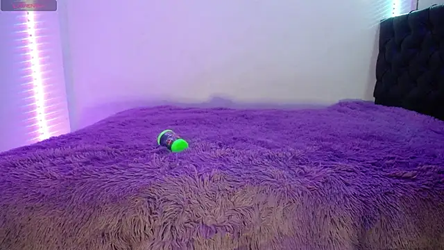 Snapshot of Laurenkenner_ chatting on 10/21/25, 06:51 Laurenkenner online show from 10/21/25, 06:51