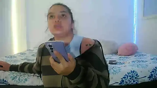 Laurenkenner  online show from 02/13/25, 04:17